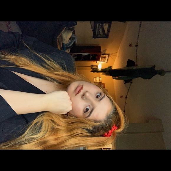 Meet your Posher, Julia - Picture 1 of 1